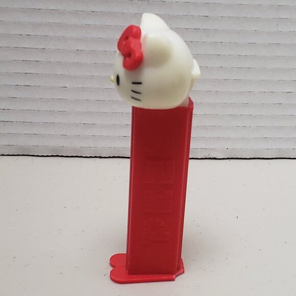 Hello Kitty Pez Dispenser - Picture 4 of 8